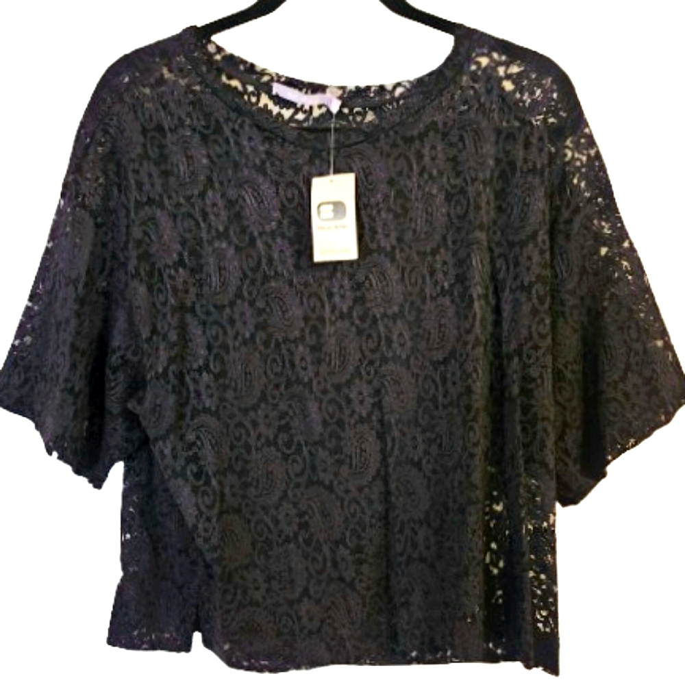 🆕️ Red by BKE Lace Top